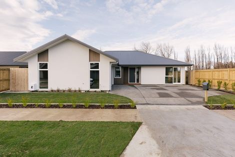 Photo of property in 42 Freedom Drive, Kelvin Grove, Palmerston North, 4414