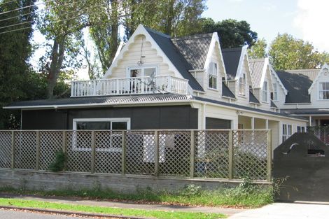 Photo of property in 45 Beaubank Road, Kelston, Auckland, 0602