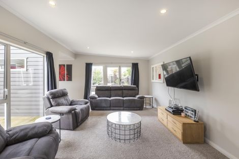 Photo of property in 6a Chelwood Street, Takaro, Palmerston North, 4412