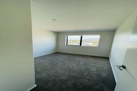 Photo of property in 31 Siren Street, Wainui, 0932