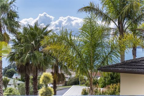 Photo of property in 13 Callender Place, Shelly Park, Auckland, 2014