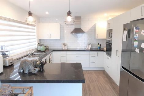 Photo of property in 5 Danden Way, Pukekohe, 2120