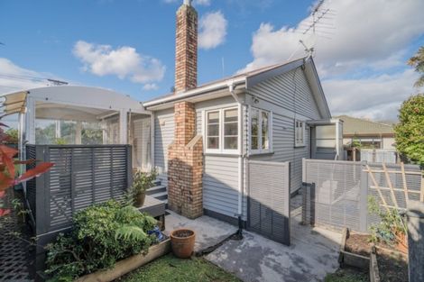 Photo of property in 29 Horotutu Road, Greenlane, Auckland, 1061