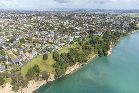 Photo of property in 2/75 Marine Parade, Mellons Bay, Auckland, 2014