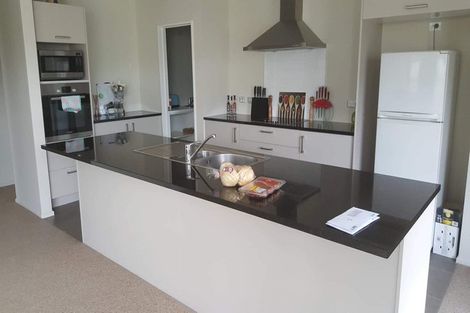 Photo of property in 8 Hedge Close, Halswell, Christchurch, 8025