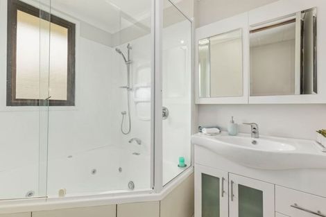 Photo of property in 2 Mcmanaway Grove, Stokes Valley, Lower Hutt, 5019