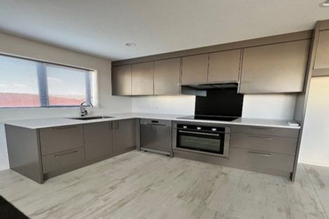 Photo of property in 5 Poutawa Lane, Clarks Beach, 2122