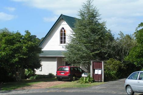 Photo of property in 15 Paruru Avenue, Northcote, Auckland, 0627