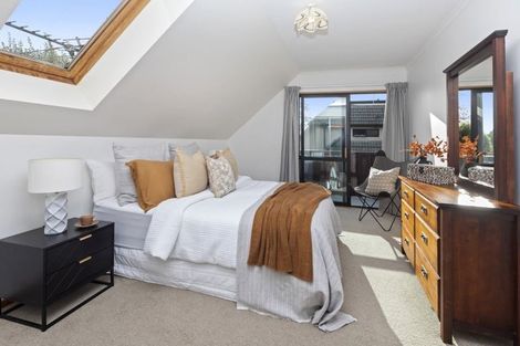 Photo of property in 2/77 Hinau Street, Riccarton, Christchurch, 8041