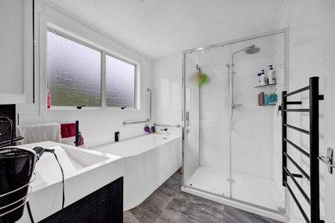 Photo of property in 20 Dudley Road Lower, Inglewood, 4386