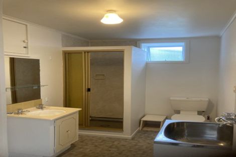 Photo of property in 2 Stanley Street, Berhampore, Wellington, 6023