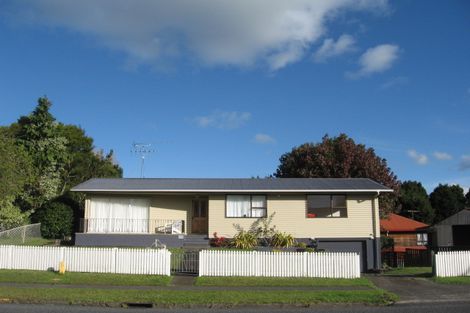 Photo of property in 145 Reeves Road, Pakuranga Heights, Auckland, 2010