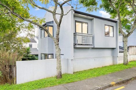 Photo of property in 1 Sun Place, Henderson, Auckland, 0612