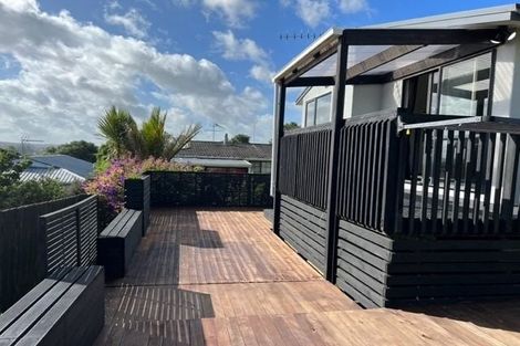 Photo of property in 21 Denarius Lane, Glendene, Auckland, 0602