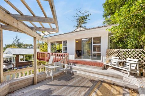 Photo of property in 42 Braemar Road, Castor Bay, Auckland, 0620