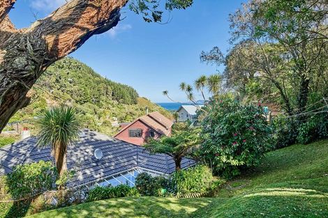 Photo of property in 26 Waitohu Road, York Bay, Lower Hutt, 5013