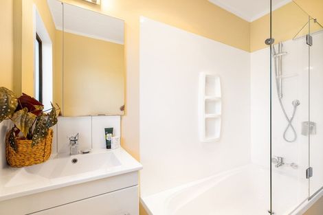 Photo of property in 5 Spackman Crescent, Paraparaumu, 5032