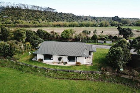 Photo of property in 31 Bridge Street, Karamea, 7893