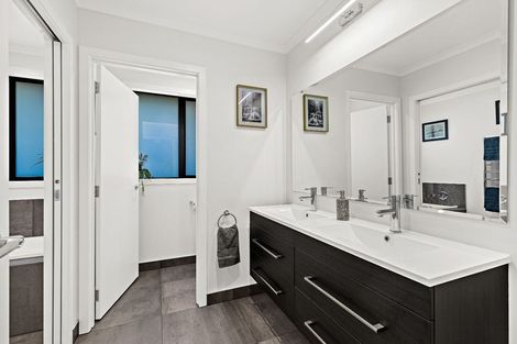 Photo of property in 15 Gemscott Crescent, Huapai, Kumeu, 0810