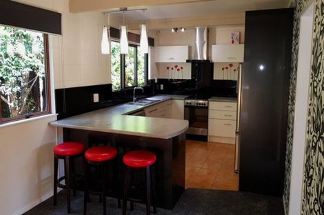 Photo of property in 6 Mark Place, Lynmore, Rotorua, 3010