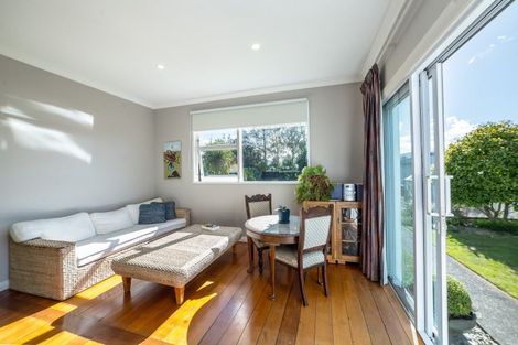 Photo of property in 32 Wyndham Street, Carterton, 5713
