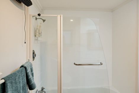 Photo of property in 2 Gordon Road, Plimmerton, Porirua, 5026