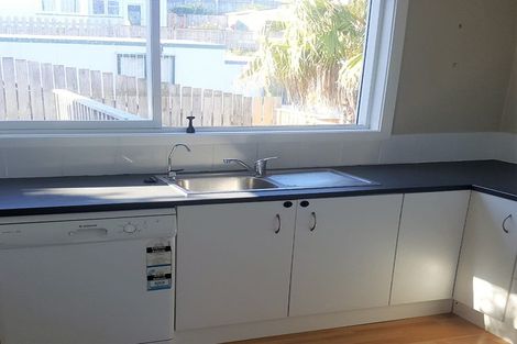 Photo of property in 98a Maupuia Road, Maupuia, Wellington, 6022