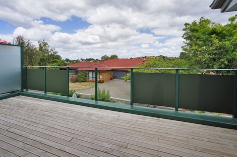 Photo of property in 52 Grosvenor Gardens, Flagstaff, Hamilton, 3210