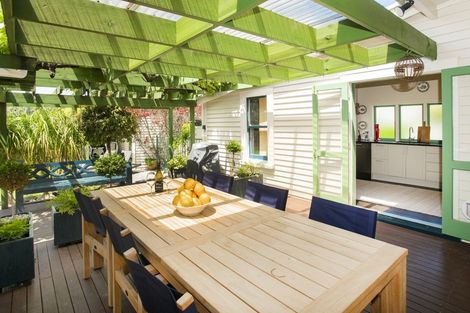 Photo of property in 27 Stout Street, Whataupoko, Gisborne, 4010