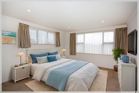 Photo of property in 25 Story Street, Foxton Beach, Foxton, 4815