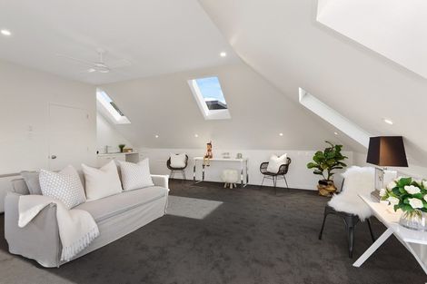 Photo of property in 27 Assisi Street, Mount Pleasant, Christchurch, 8081