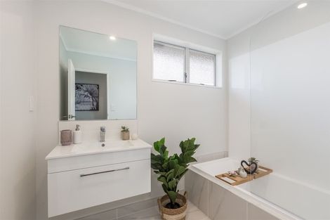 Photo of property in 41 Cleat Street, Whitby, Porirua, 5024