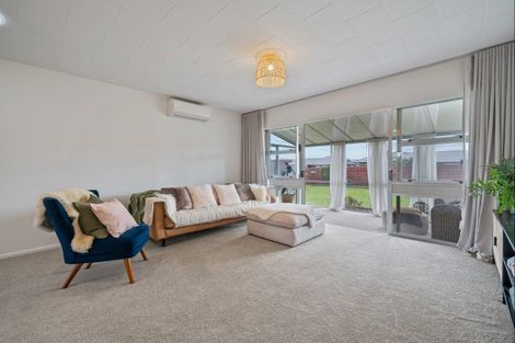 Photo of property in 19 Bronte Place, Whalers Gate, New Plymouth, 4310