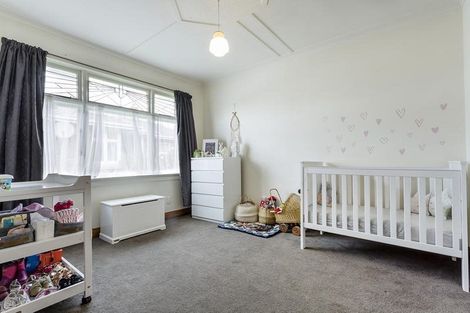 Photo of property in 2 Wycolla Avenue, Saint Clair, Dunedin, 9012