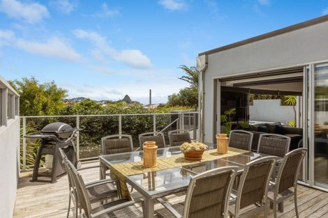 Photo of property in 21a Birdwood Avenue, Moturoa, New Plymouth, 4310