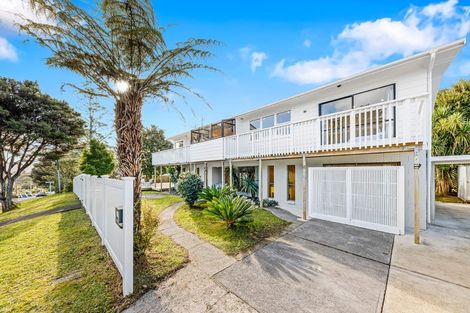 Photo of property in 18 Outlook Road, Greenhithe, Auckland, 0632