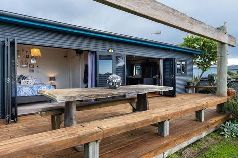 Photo of property in 98 Beach Road, Haumoana, 4102