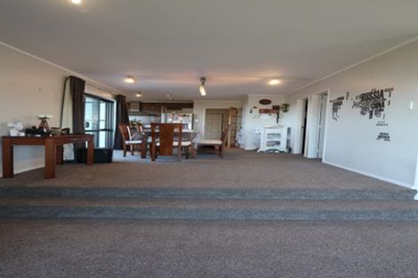 Photo of property in 282 Maungaraki Road, Maungaraki, Lower Hutt, 5010