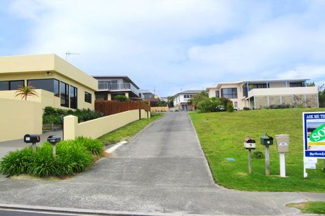 Photo of property in 5a Pacific Parade, Army Bay, Whangaparaoa, 0930