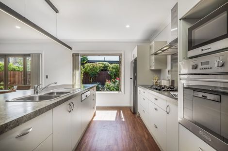 Photo of property in 15 Solway Avenue, Ilam, Christchurch, 8041