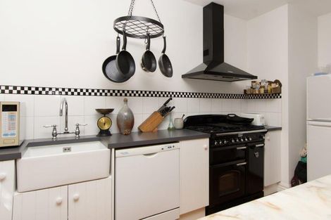 Photo of property in 161 Collingwood Street, Nelson, 7010