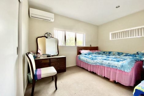Photo of property in 26 Midhurst Avenue, Henderson, Auckland, 0612