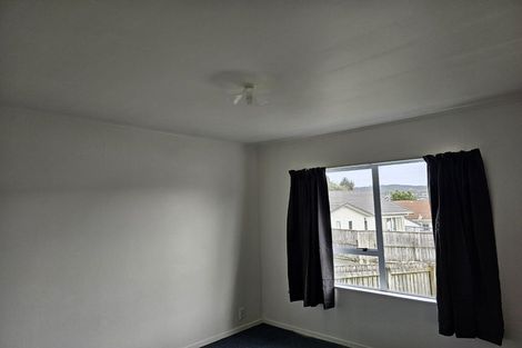 Photo of property in 33 Guadeloupe Crescent, Grenada Village, Wellington, 6037