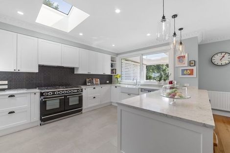 Photo of property in 16 Tisdall Street, Karori, Wellington, 6012