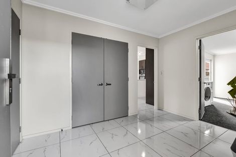 Photo of property in 2/297 Carrington Street, Vogeltown, New Plymouth, 4310