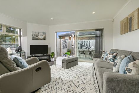 Photo of property in 37 Elizabeth Street, Orewa, 0931