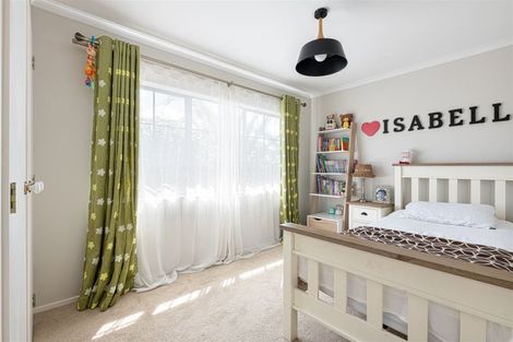 Photo of property in 85 Buscomb Avenue, Henderson, Auckland, 0610