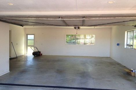 Photo of property in 66 Golfland Drive, Golflands, Auckland, 2013