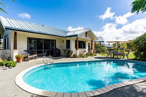 Photo of property in 266 Gorge Road, Maungaturoto, 0588