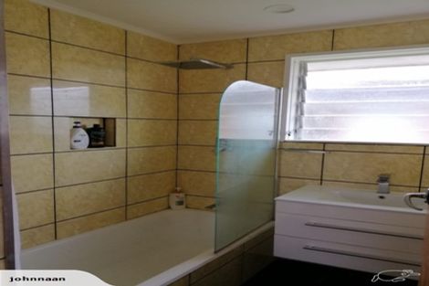 Photo of property in 43 Park Road, Glenfield, Auckland, 0629